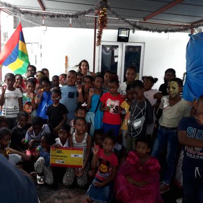 Mission humanitaire à l île Maurice grâce à la duck race pour les enfants défavorisés